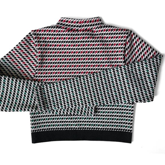 Fabletics Camryn Houndstooth Print Seamless Fitted Long Sleeve Cropped Top - Picture 13 of 16